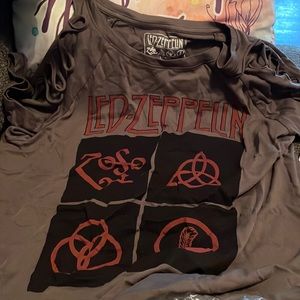 Torrid cold shoulder sliced short sleeved Led Zeppelin T shirt. Size Torrid 2.